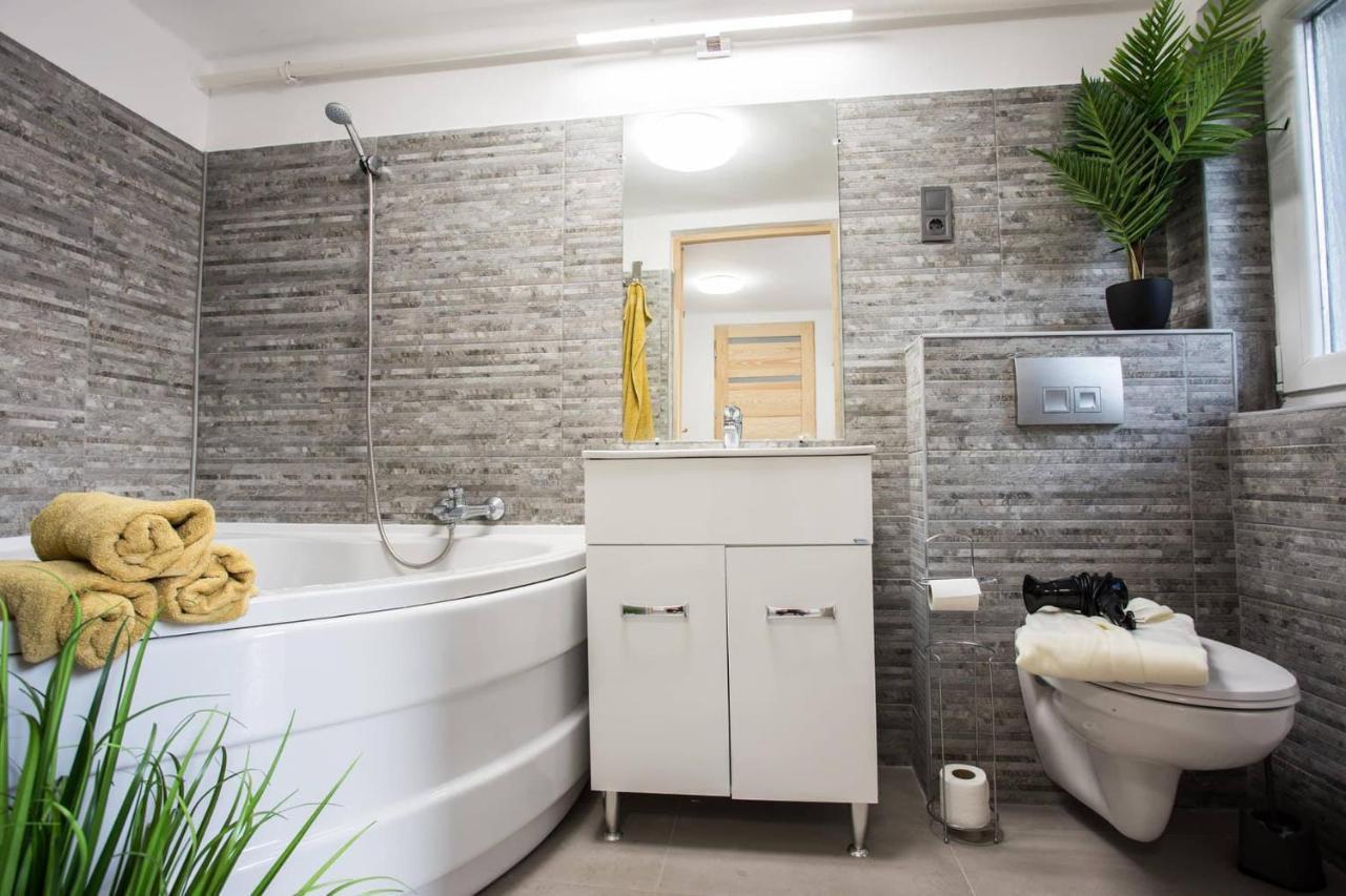 Csigahaz Apartman بيتْش المظهر الخارجي الصورة