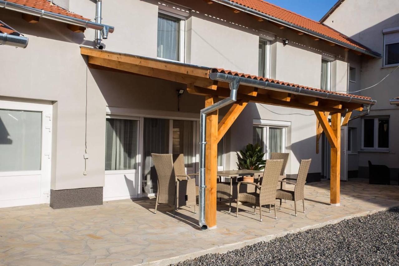 Csigahaz Apartman بيتْش المظهر الخارجي الصورة
